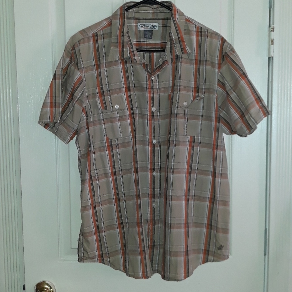 Men's casual button down shirt
